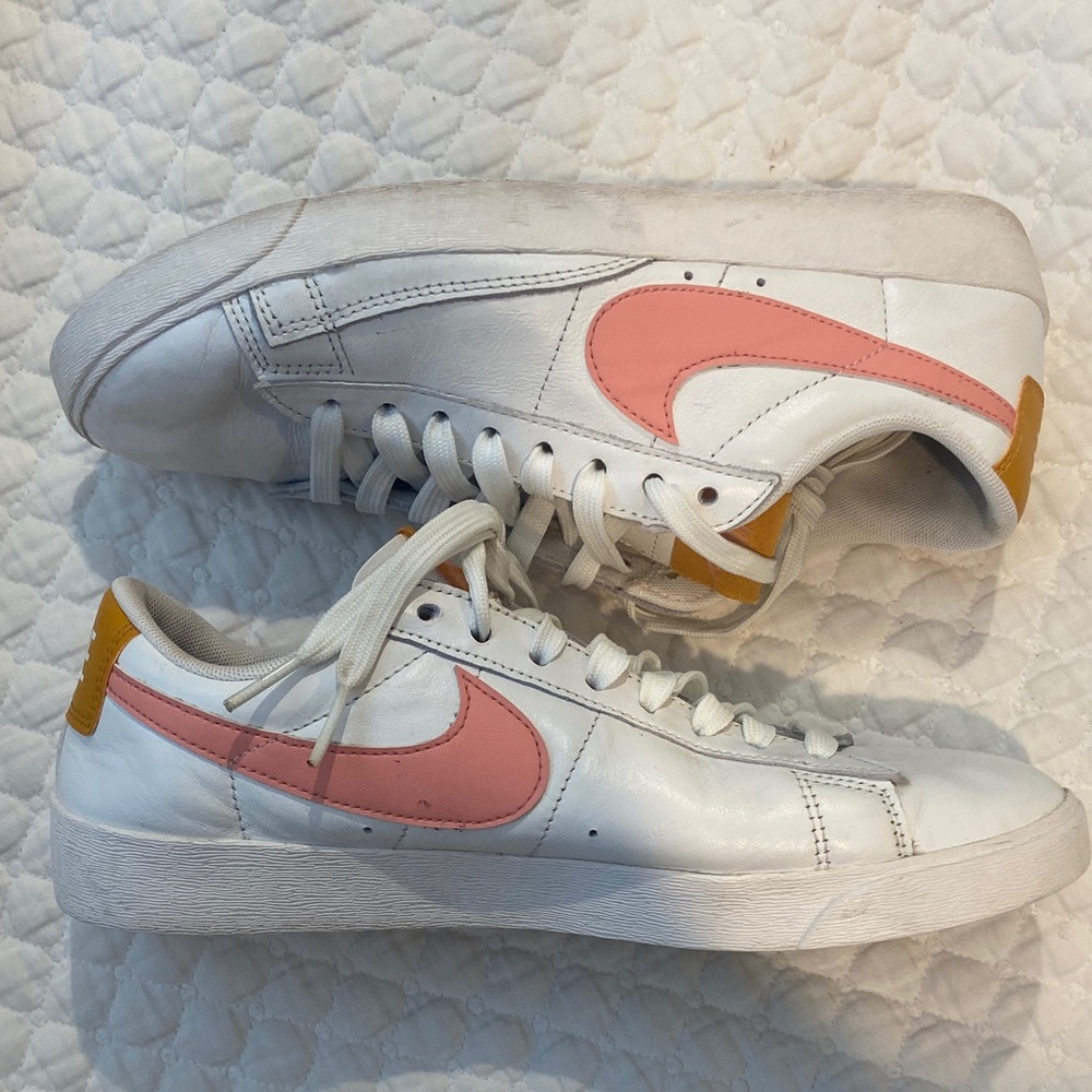 Nike Women's White and Pink Sneakers